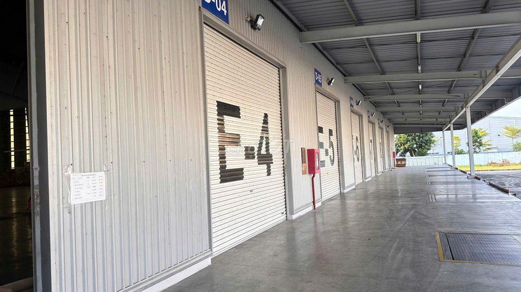 Bán kho xưởng khu công nghiêp long hậu , giáp TPHCM khoảng 1km