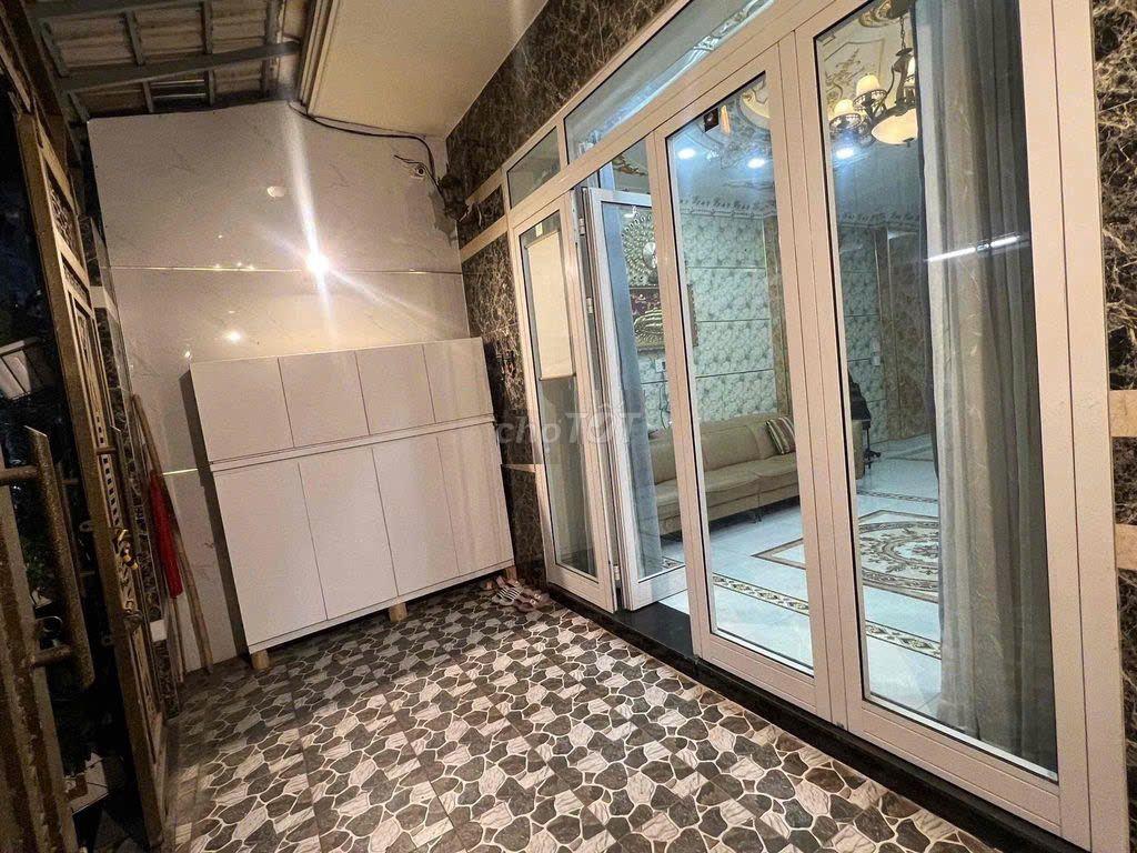 Cho thuê nhà 3 lầu Fullnt đường huỳnh tấn phát Quận 7