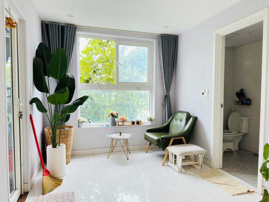 Chủ bán gấp căn hộ Thang máy giá rẻ, Quận 10, căn 2PN
