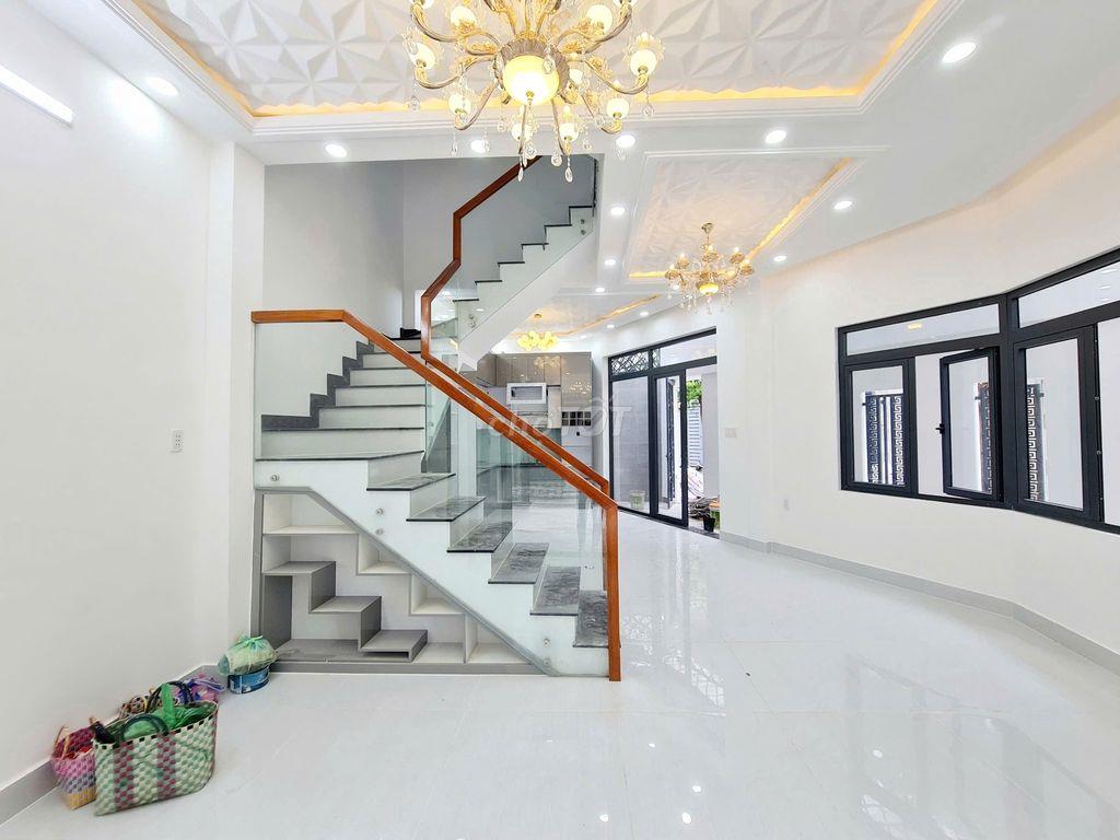 🏡 BÁN NHÀ CĂN GÓC KDC PETECHYM – PHÚ XUÂN, NHÀ BÈ | 80M² | 4PN – 5WC