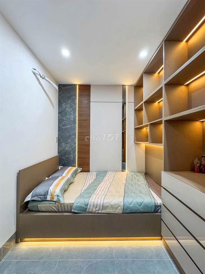 NHÀ 1 TRỆT 1 LẦU 2 MẶT TIỀN FULL NỘI THẤT