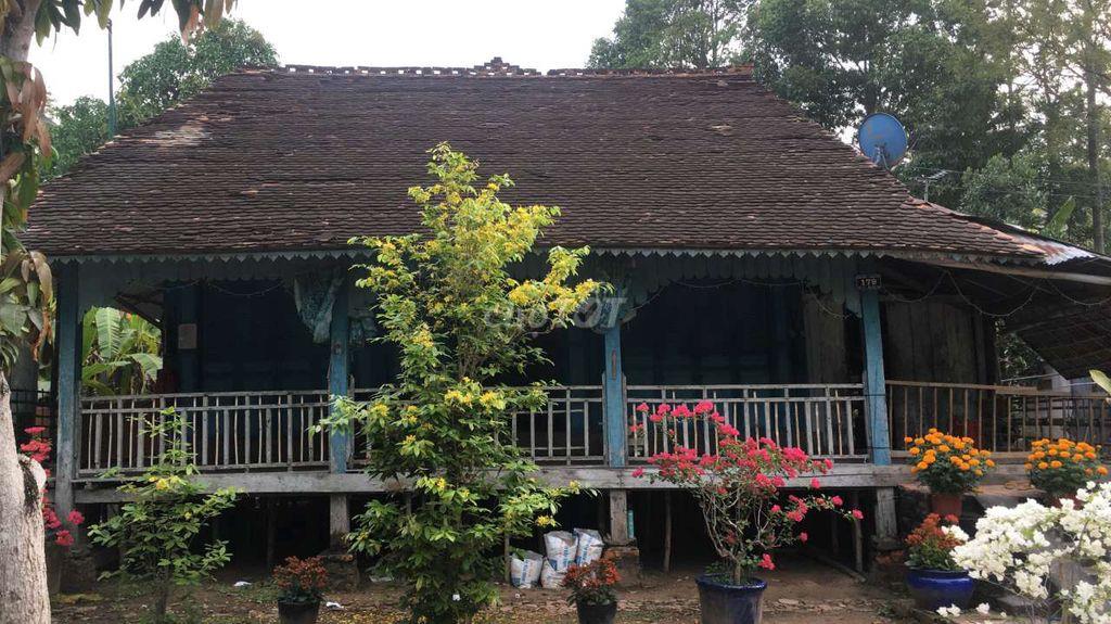 Cần bán nhà gỗ xưa