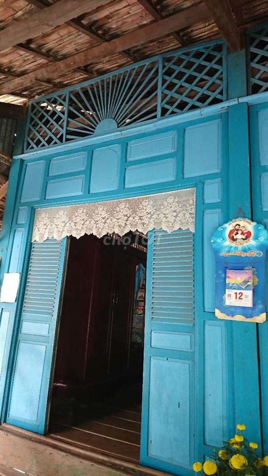 Cần bán nhà gỗ xưa