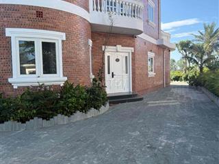 Chính chủ bán Villa biển 2 tầng view sân golf & biển
