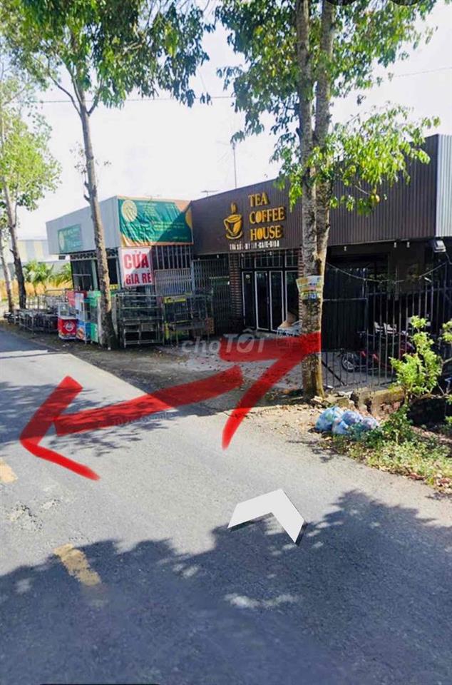 Đất mặt tiền lộ lớn