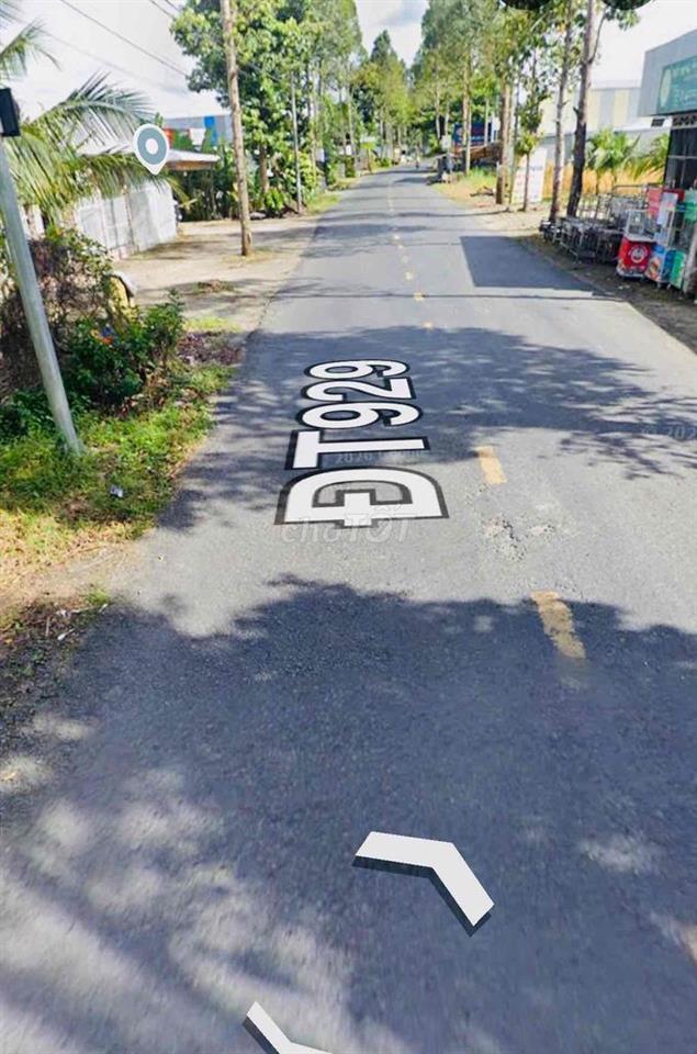 Đất mặt tiền lộ lớn