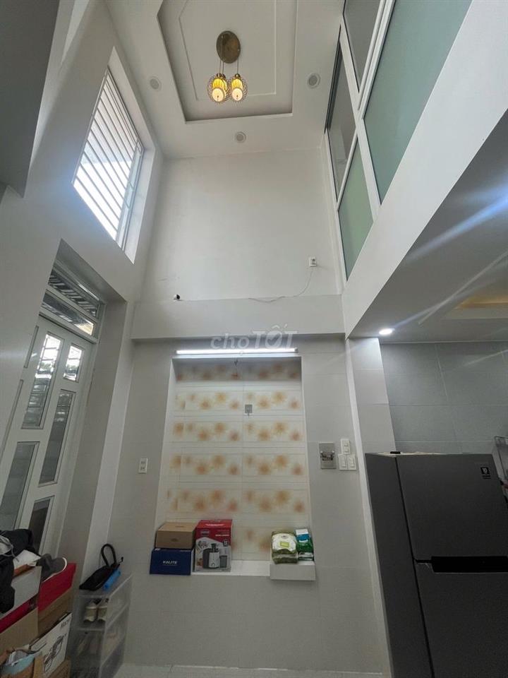 Nhà 4 tầng 4x11m full nội thất đường Trần bá giao,có sổ Hồng,chính chủ