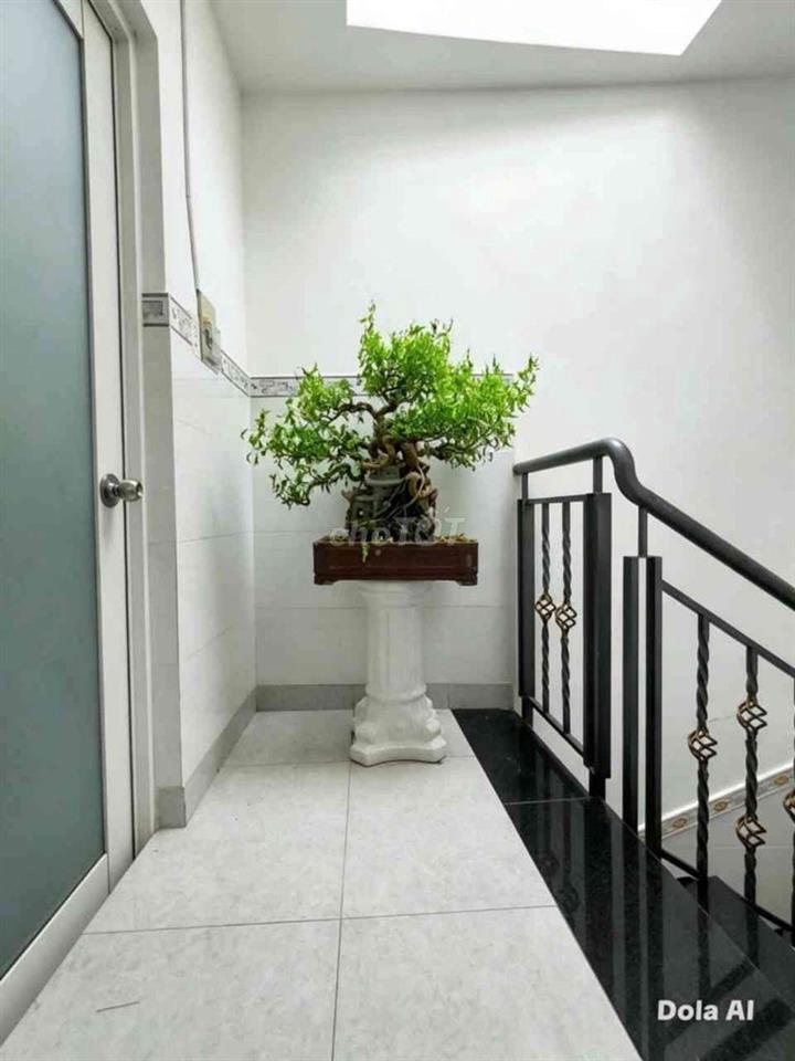 BÁN NHÀ TÂN BÌNH 4 TẦNG.CMT8 GIÁ 3TY