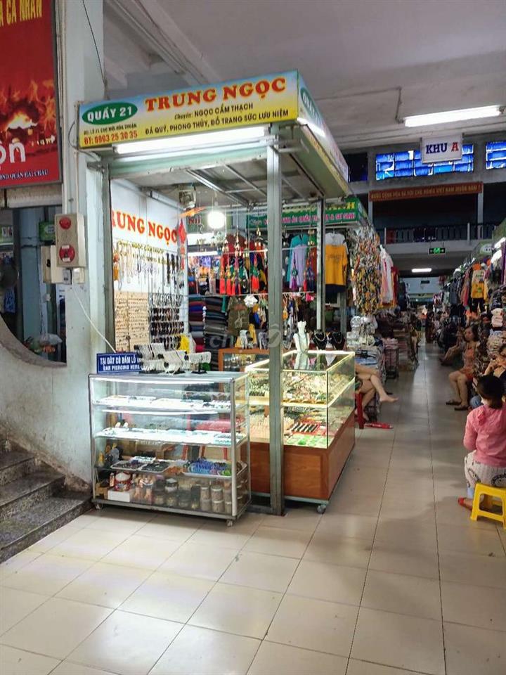 ki-ốt mặt tiền chợ 