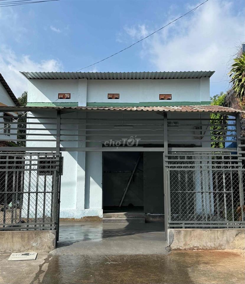 Kiot tại đường Bùi Thị Xuân (Mỹ Phước- Tân Vạn)