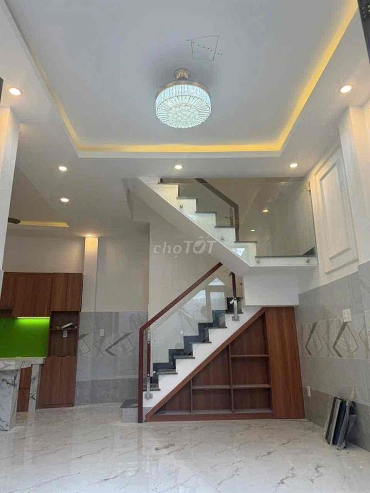 Nhà đẹp Ba Đình quận 8 nở hậu 7 mét 4 phòng ngủ giá rẽ