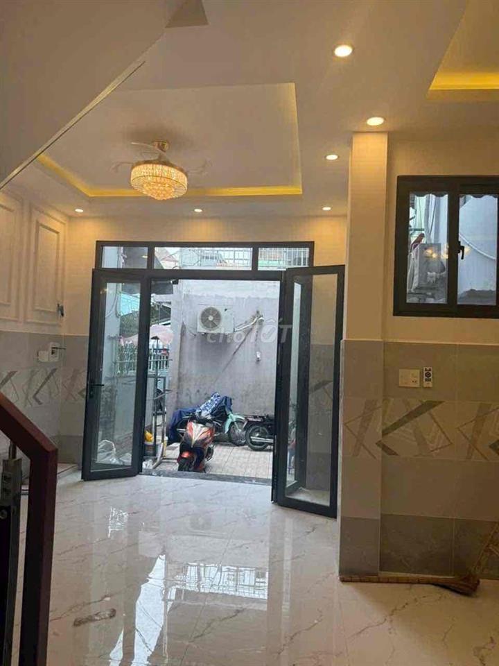 Nhà đẹp Ba Đình quận 8 nở hậu 7 mét 4 phòng ngủ giá rẽ