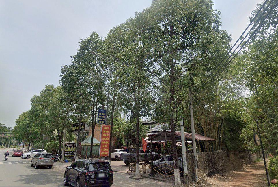 Bán góc 2MT quán cafe TTHC Phú Giáo Bình Dương 1200m2 thổ cư giá 20 tỷ