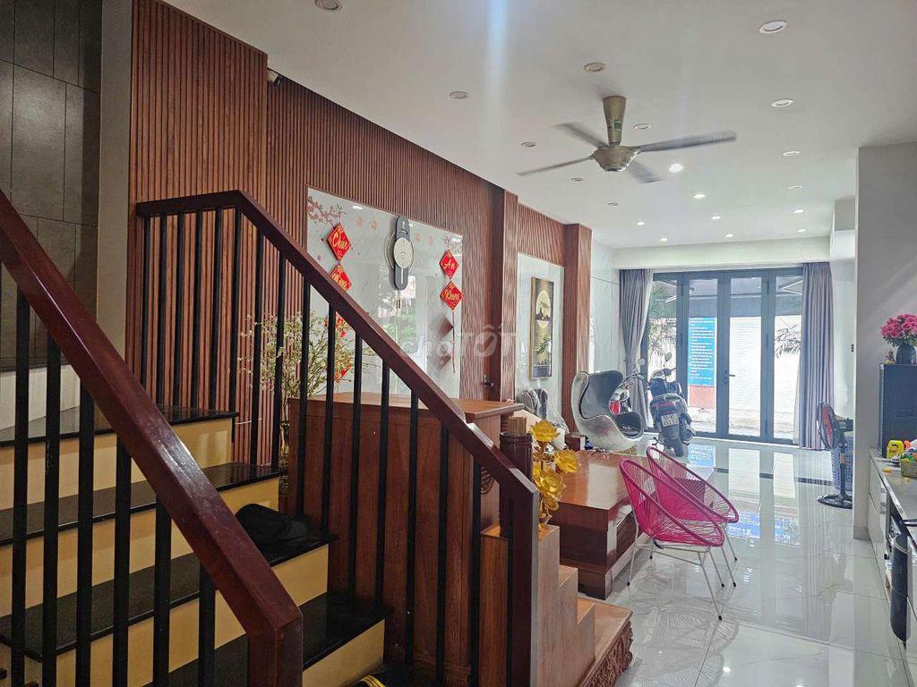NỢ NGÂN HÀNG CẦN BÁN GẤP NHÀ 2MT GÓC ĐẸP SÁT CHỢ LIÊN KHU 5-6