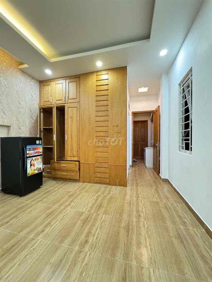 PHÒNG STUDIO BAN CÔNG ĐẸP GẦN 5 TRƯỜNG ĐẠI HỌC
