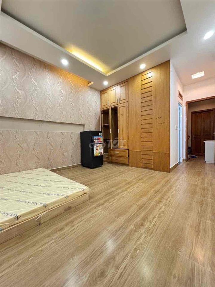 PHÒNG STUDIO BAN CÔNG ĐẸP GẦN 5 TRƯỜNG ĐẠI HỌC