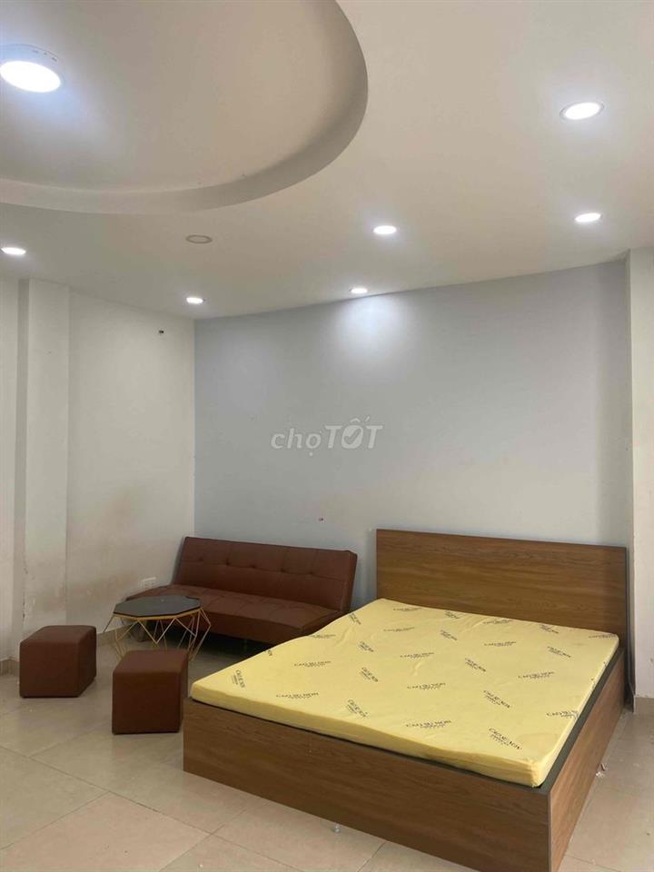 PHÒNG STUDIO BAN CÔNG SIÊU TO KHỔNG LỒ GẦN 5 TRƯỜNG ĐẠI HỌC