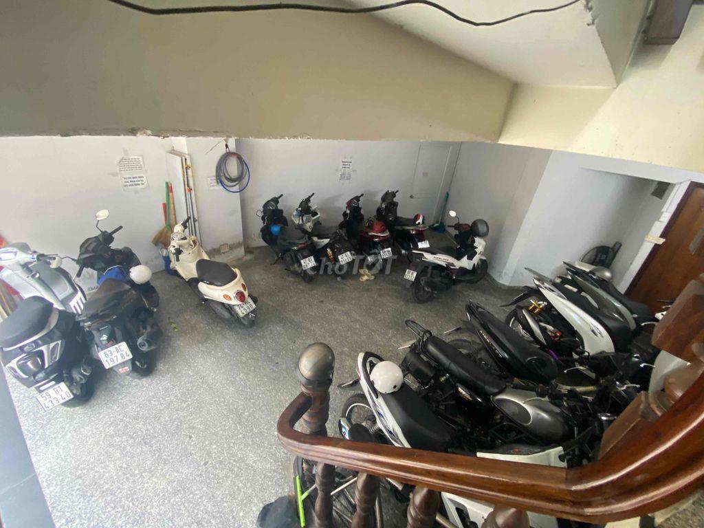 PHÒNG STUDIO BAN CÔNG SIÊU TO KHỔNG LỒ GẦN 5 TRƯỜNG ĐẠI HỌC