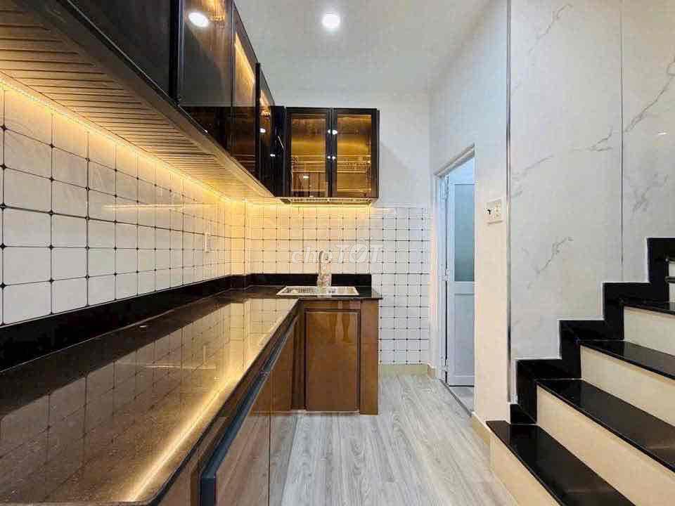 cho thuê nhà full nội thất đẹp, 2 tầng , 40m2, 2pn/2wc, đường Lê Lai