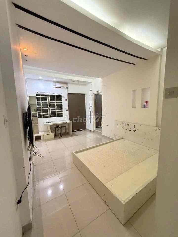 Cho thêu nhà hẻm kinh doanh Lê Văn Sỹ, 4x 20m, 1 trệt , 2pn/2wc, 15tr