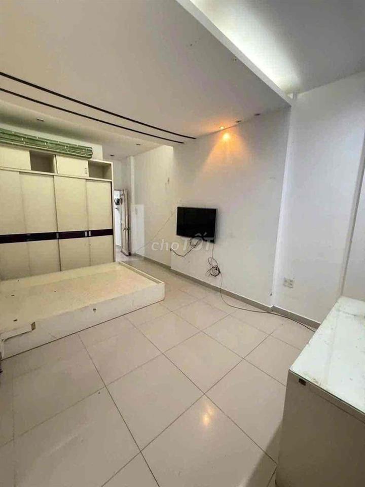 Cho thêu nhà hẻm kinh doanh Lê Văn Sỹ, 4x 20m, 1 trệt , 2pn/2wc, 15tr