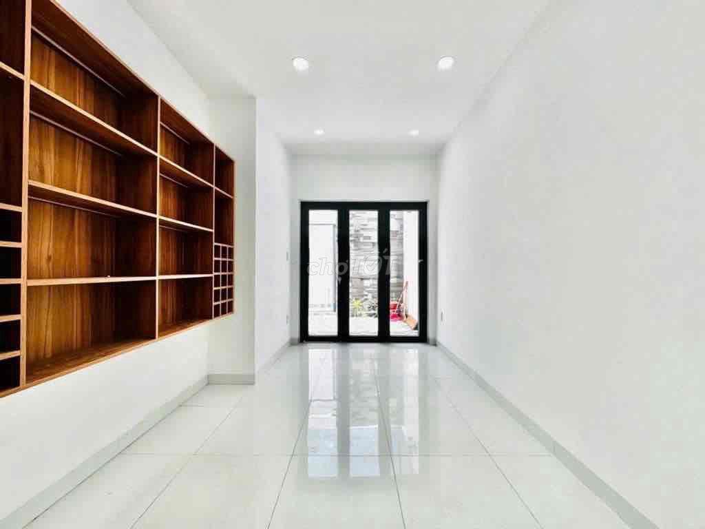 Cho thuê nhà nguyên căn mới 3 tầng, 4 x 18m, 3pn, Lê Thị Hồng, 15tr