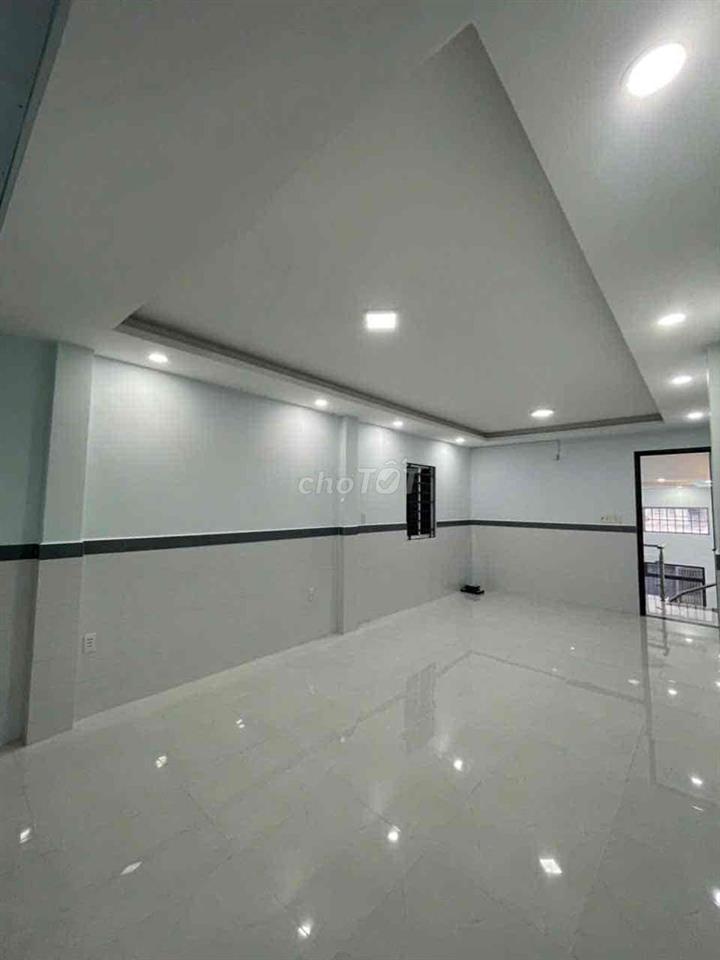 Cho thuê nhà nguyên căn hxh, 4x 20m,2 tầng, 2pn/2wc, Đ. Phan Chu Trinh