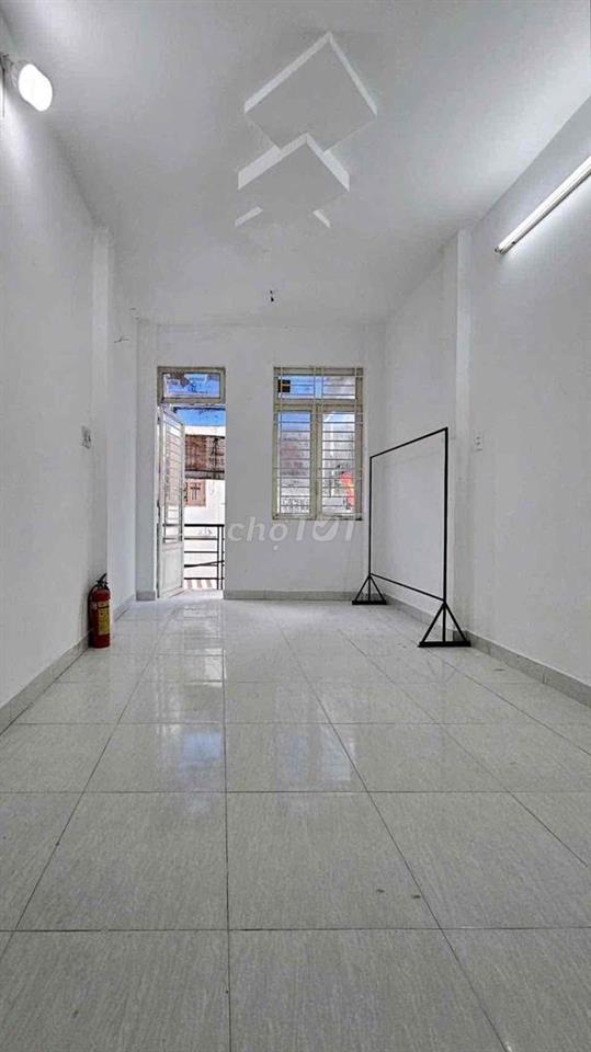 Cho thuê nhà nguyên căn 3 lầu, 3.2x 12m, 4pn/3wc, Nguyễn Văn Đậu, 11tr