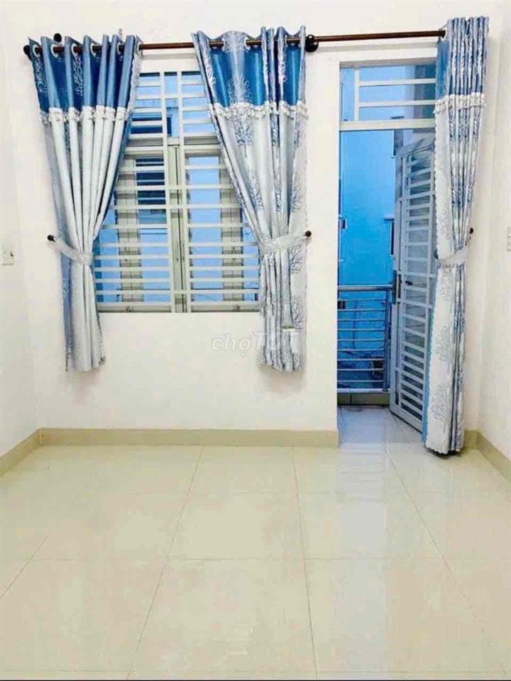 Cho thuê nhà nguyên căn sát mt Trần Kế Xương, 3.3x 8m, 3 tầng, 2pn/2wc