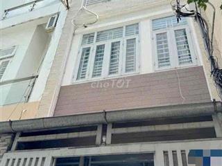 Cho thuê nhà nguyên căn sát mt Trần Kế Xương, 3.3x 8m, 3 tầng, 2pn/2wc