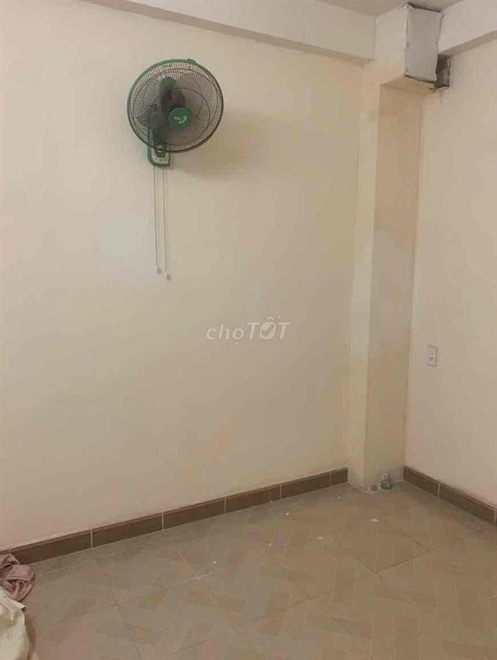Cho thuê nhà nguyên căn Trường Sa, 4 tầng, 4pn/3wc, 3 máy lạnh