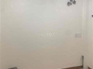 Cho thuê nhà nguyên căn Trường Sa, 4 tầng, 4pn/3wc, 3 máy lạnh