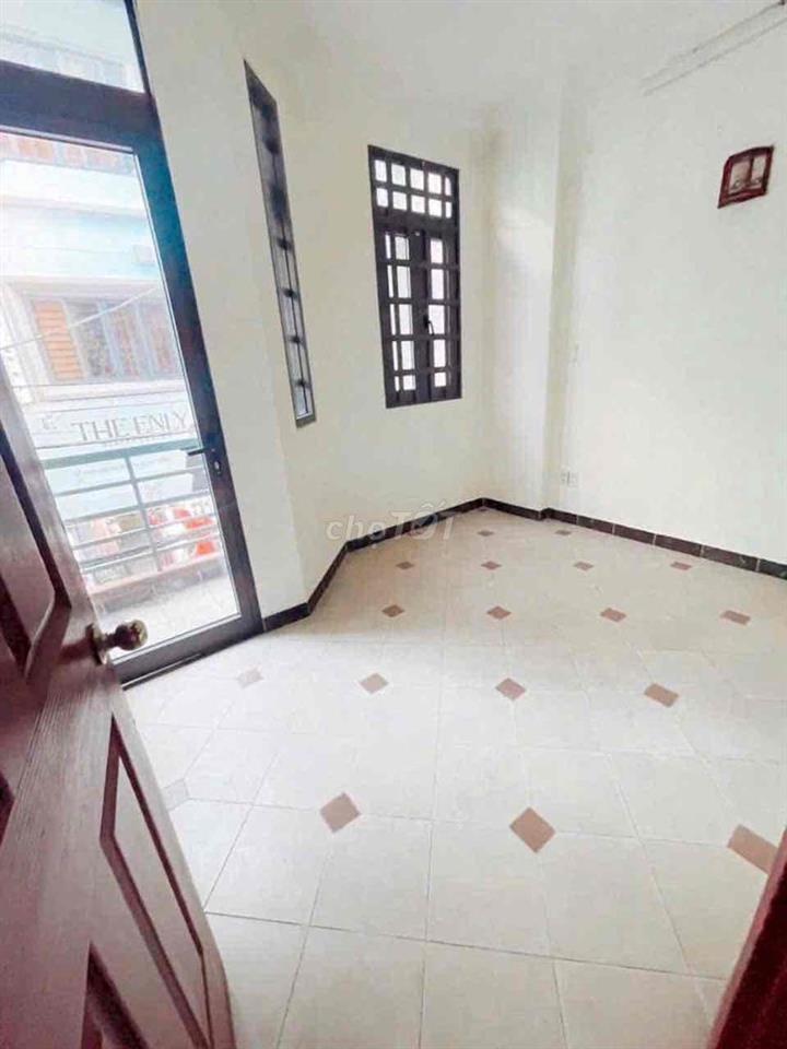 Cho thuê nhà Đoàn Thị Điểm, 3 tầng, 48m2, 4pn/3wc, ngang 6m, giá 18tr