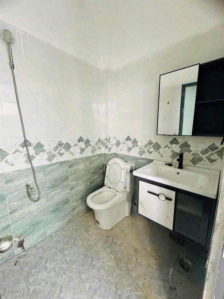 Nhà mặt tiền full nội thất đẹp, 2 tầng, 2pn/3wc, 4x 8m, mt Duy Tân