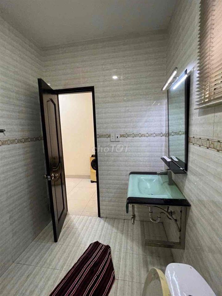 Cho thuê nhà khu VIP Nguyễn Văn Đậu, 3 tầng ST, 5x 20m, 5pn/5wc, 29tr