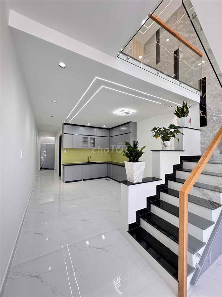 BÁN NHÀ 4M x 19M ĐÚC LỬNG 3 PN ĐƯỜNG 5M