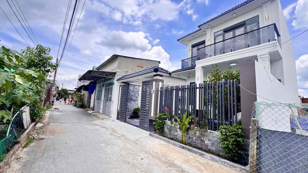 BÁN BIỆT THỰ 8M x 20M XÃ ĐÔNG THẠNH _GIÁ 7 TỶ 500