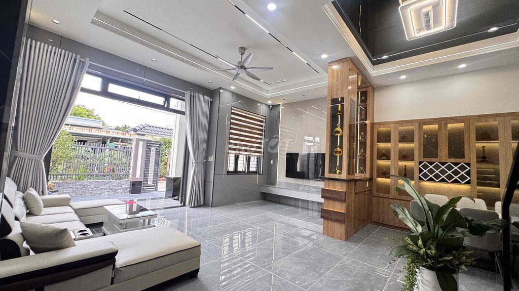 BÁN BIỆT THỰ 8M x 20M XÃ ĐÔNG THẠNH _GIÁ 7 TỶ 500