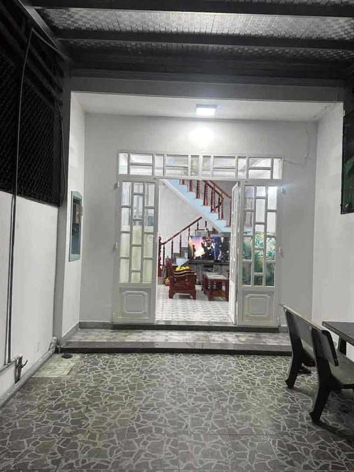 Bán Nhà 4m x 20m Sổ Hồng 1 Lầu 3 PN và Sân Xe Hơi
