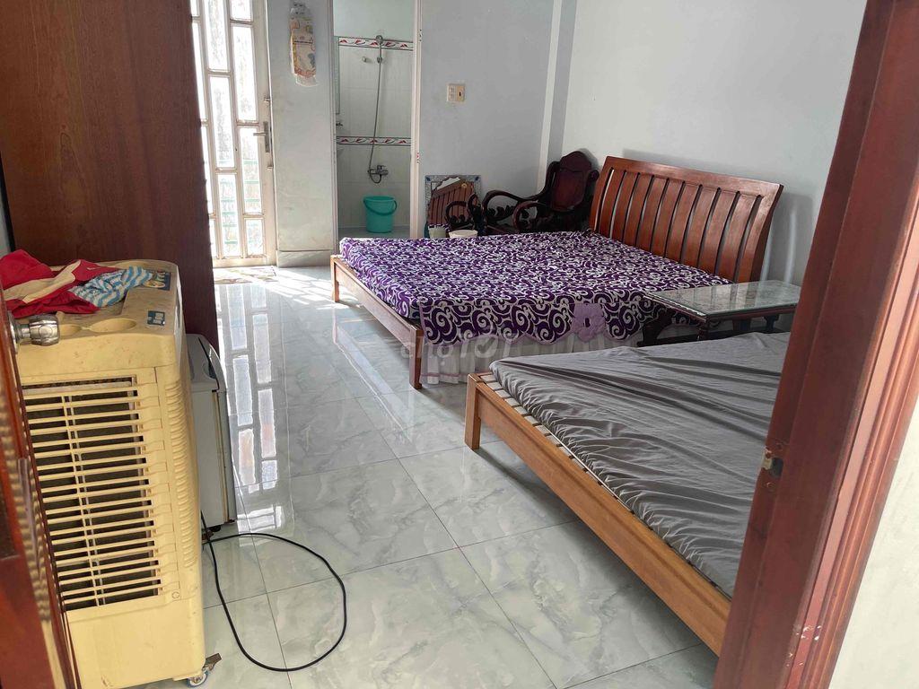nhà dư 3 phòng cần cho thuê
