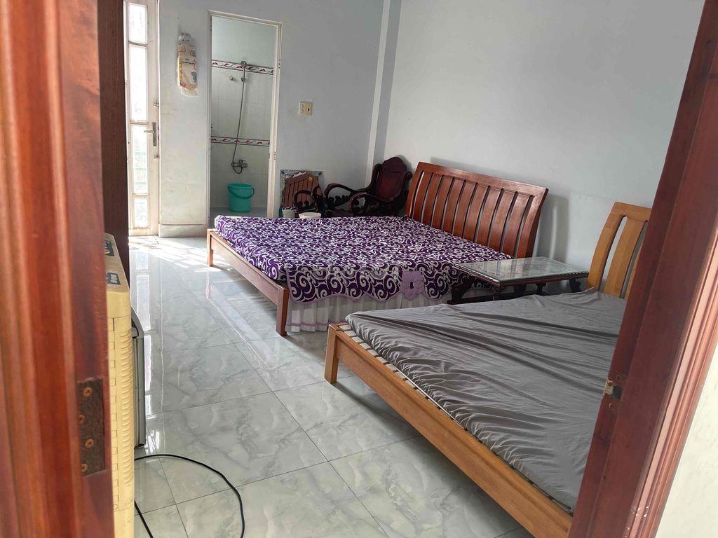 nhà dư 3 phòng cần cho thuê
