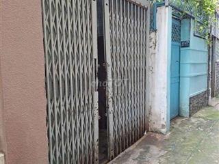 cho thuê nguyên căn nhà CMT8 50m2, 2PN, 2WC giá 10tr