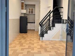 cho thuê nhà Lê Văn Duyệt 2PN, 2WC giá 11tr