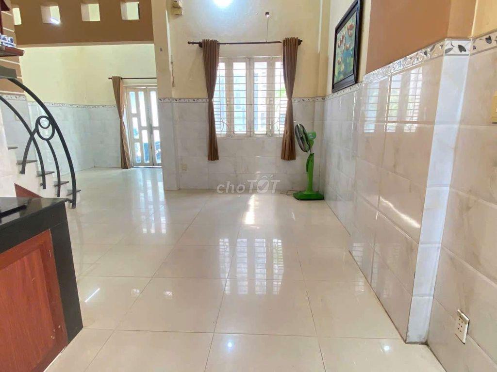 cho thuê nhà Nguyễn Thị Huỳnh 3PN, 3WC giá 15tr