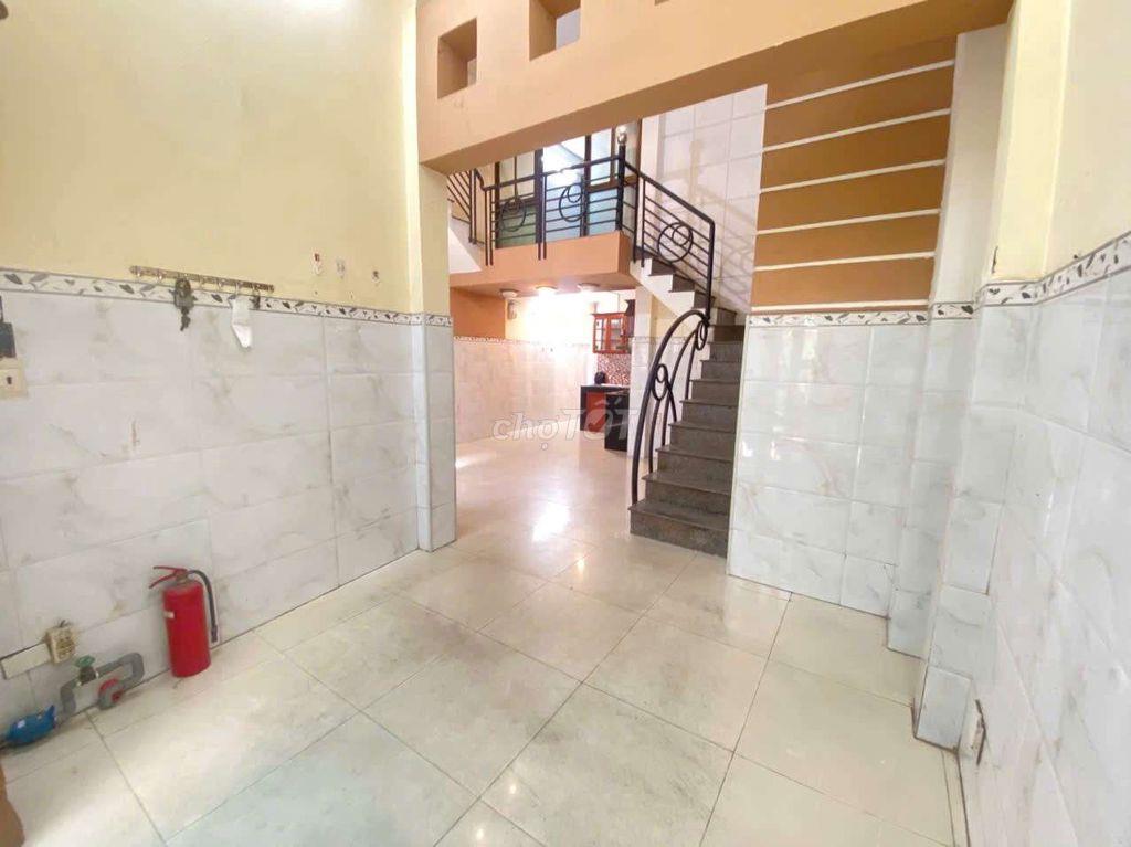 cho thuê nhà Nguyễn Thị Huỳnh 3PN, 3WC giá 15tr