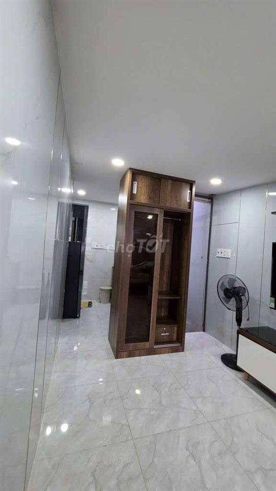 cho thuê nhà Nguyễn T Minh Khai 2PN, 3WC giá 11tr