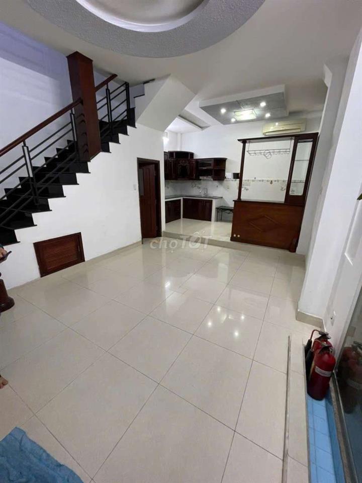 cho thuê nhà Trần Quốc Thảo 4PN 4WC giá 18tr
