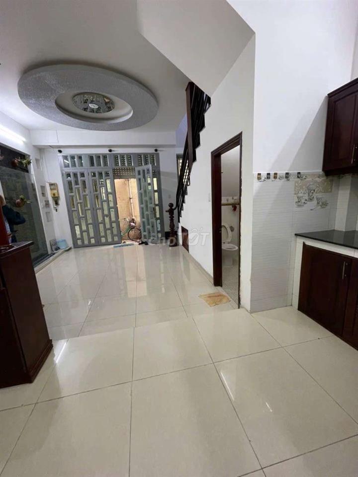 cho thuê nhà Trần Quốc Thảo 4PN 4WC giá 18tr