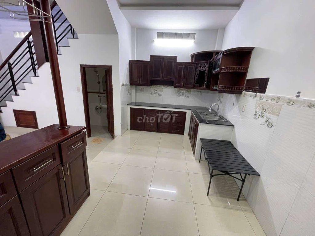 cho thuê nhà Trần Quốc Thảo 4PN 4WC giá 18tr