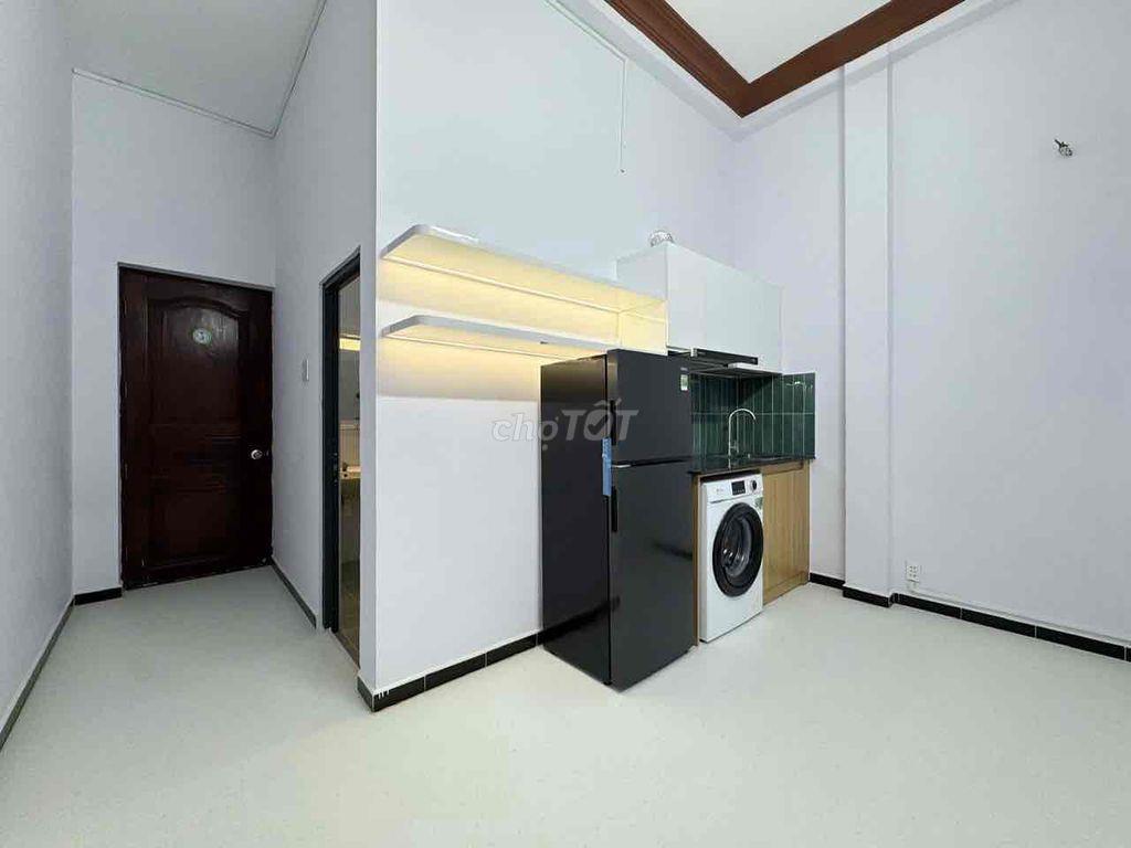 Chính chủ cho thuê 1PN tách bếp + bancol, giếng trời, full nội thất